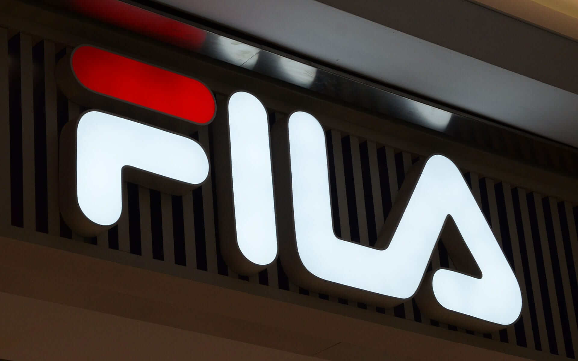 Trim Face-lit Metal Channel Letters for Fila